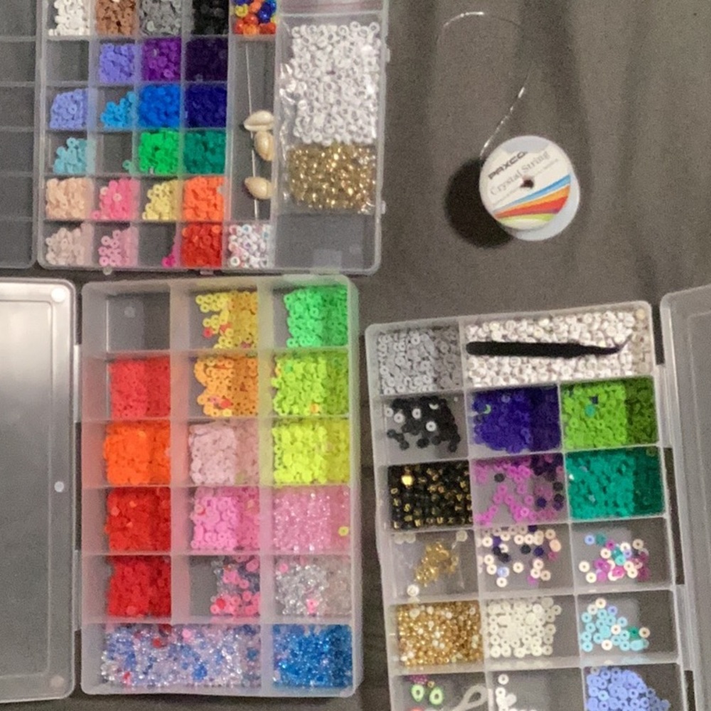 HUGE BEAD BUNDLE 3.99 SHIPPING!